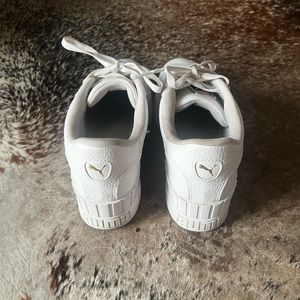 Women’s PUMA White Sneakers